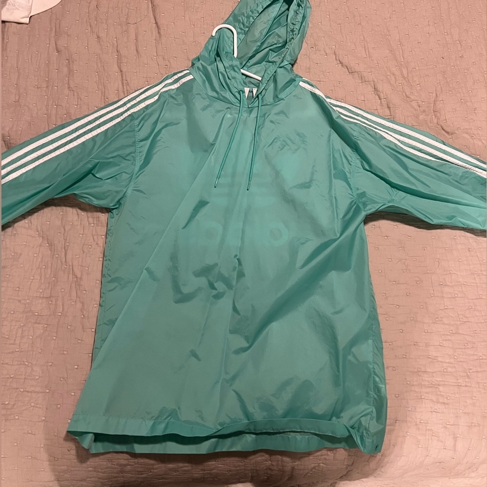 Adidas wind breaker size L